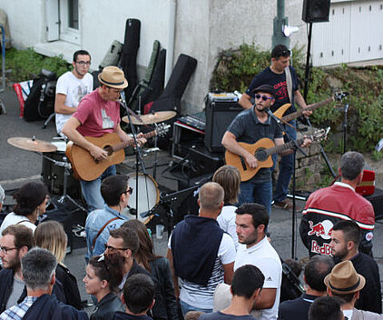 groupe musicien fête de la musique Oudon groupe musiciens dans la rue